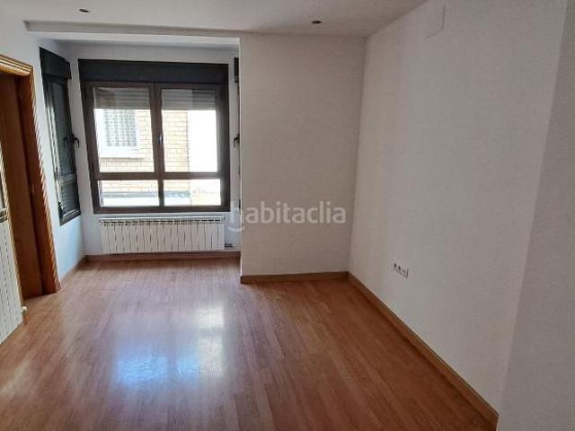 Casa en venta en Sariñena. VIVIENDA CON LOCAL, SARIÑENA. Casas.