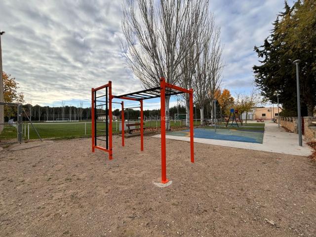 Casa en venta en Sariñena. CASA DE PLANTA BAJA reformar JARDIN EN LA CARTUJA DE MONEGROS. Casas.