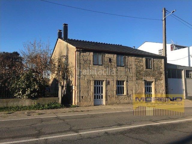 Casa en venta en Sarria. CASA REFORMADA CON PARCELA PLANTA BAJA DEDICADA A CAFEBAR. Casas.