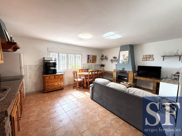 Casa en venta en Sayalonga. Casas.