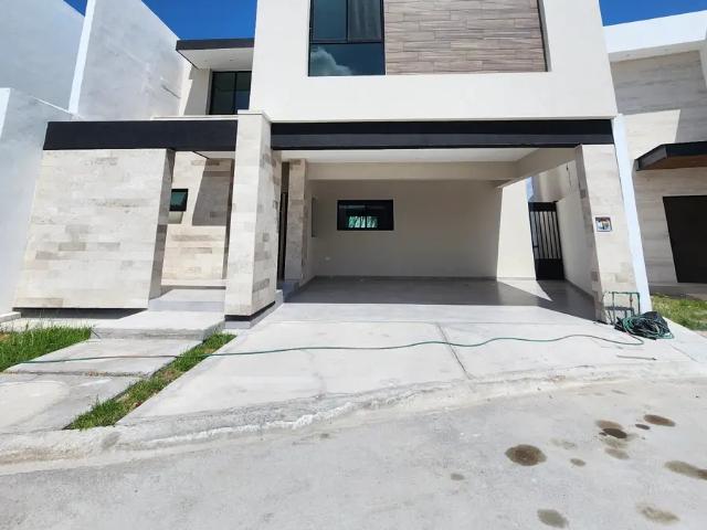 Casa en Venta en Sector Viñas, Torreón 4 Habitaciones y Amplia Espacios