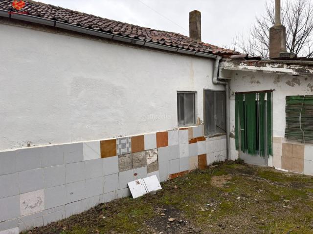 Casa en venta en Segovia, Via Romana. Casa con parcela urbana en Via Roma. Casas.