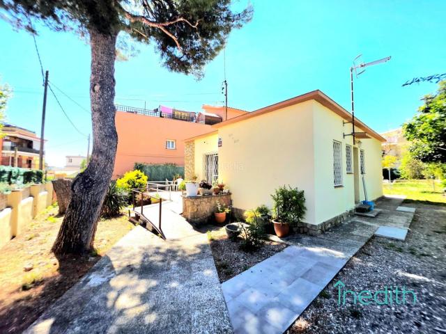 Casa en venta en Segur de Calafell, Segur de Calafell Nucli Urbà Costa Dorada. Casa acogedora de una planta en terreno plano. Urbanización cerca playa y servicios. Casas Segur de.