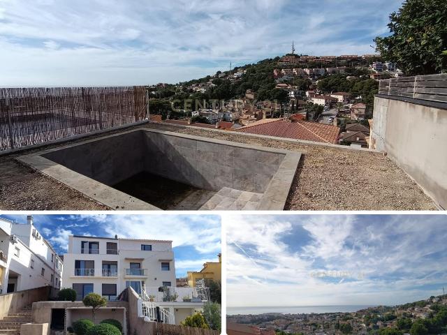 Casa en venta en Segur de Calafell, Segur de Calafell Nucli Urbà Costa Dorada. Casa a estrenar con piscina, jardín y vistas al mar en Calafell. Casas Segur de.