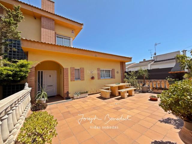Casa en venta en Segur de Calafell, Segur de Calafell Nucli Urbà Costa Dorada. LA JADÍN DE RICHARD PELTE. Casas Segur de.