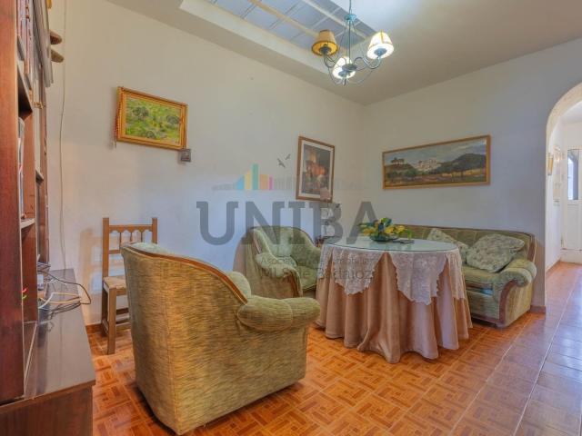 Casa en Venta en Segura de León – Amplia y con Patio