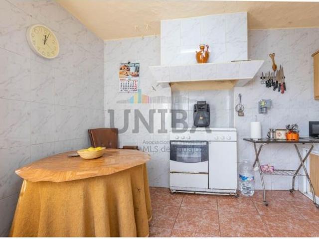 Casa en Venta en Segura de León – Amplia y con Patio