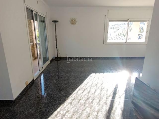 Casa en venta en Sentmenat. Casa a 1 minuto del bus a Castellar o Sentmenat centro. Casas.