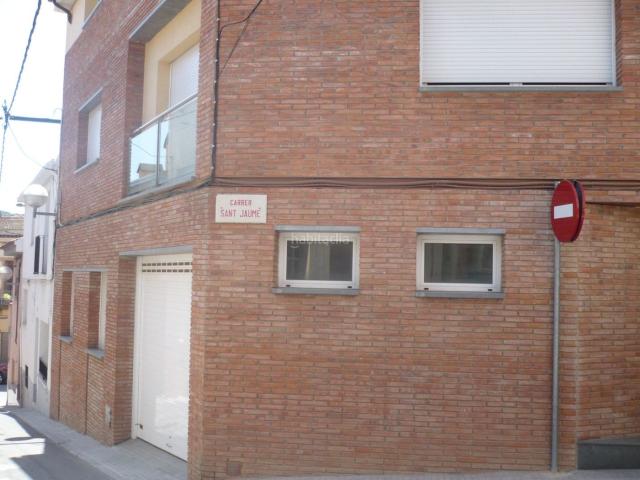 Casa en venta en Sentmenat. CASA SEMI NUEVA. Casas.