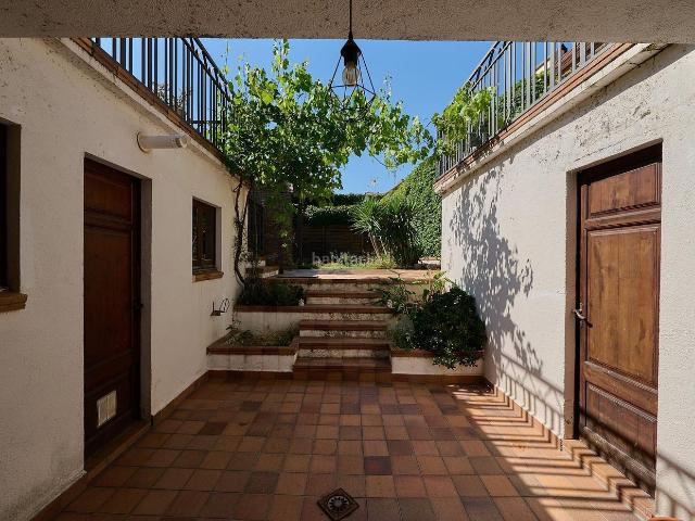 Casa en venta en Sentmenat. ENCANTADORA FINCA CANTONERA AL CENTRE DE SENTMENAT. Casas.