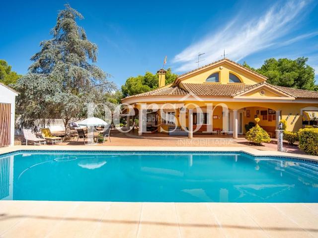 Casa en venta en Serra. Chalet en venta en Torre de Porta Coeli. Casas.