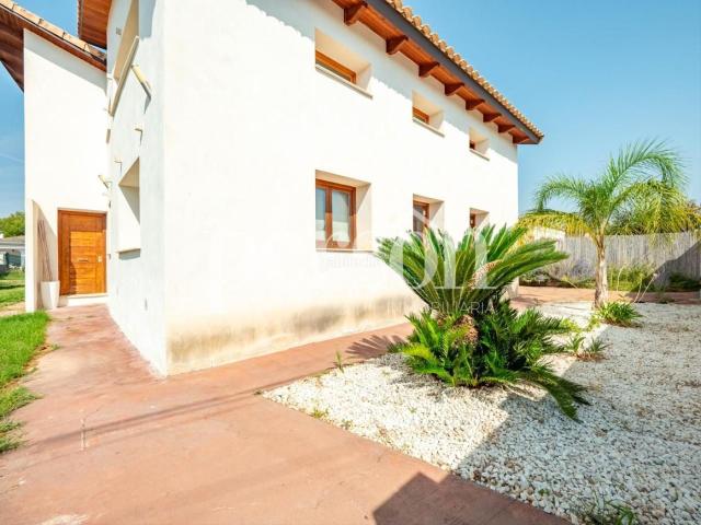 Casa en venta en Serra. Precioso chalet bioclimático en Urb. Porta Coeli. Casas.