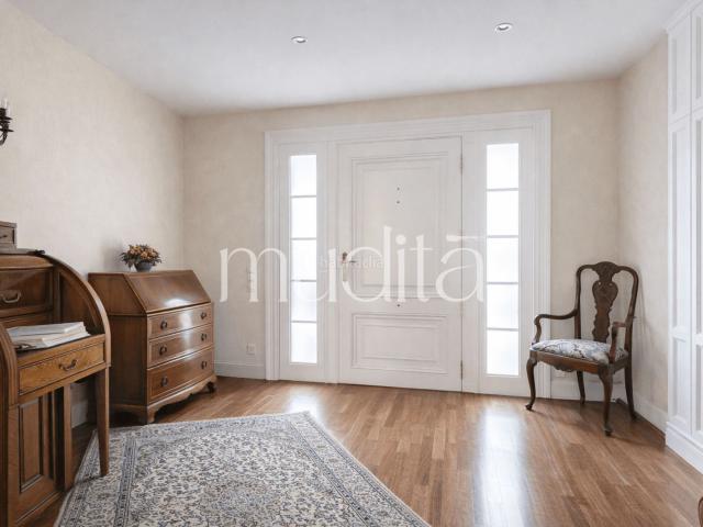Casa en venta en Seva. Casa con piscina interior y amplias zonas de vida en Seva. Casas.