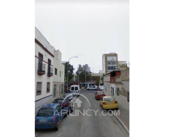 Casa en venta en Sevilla, Ciudad Jardín. SIN HONORARIOS PARA EL CLIENTE COMPRADOR! ATENCIÓN FAMILIAS! TENEMOS LA PARCELA QUE SIEMPRE HAS QUERIDO, EN CIUDAD. Casas.