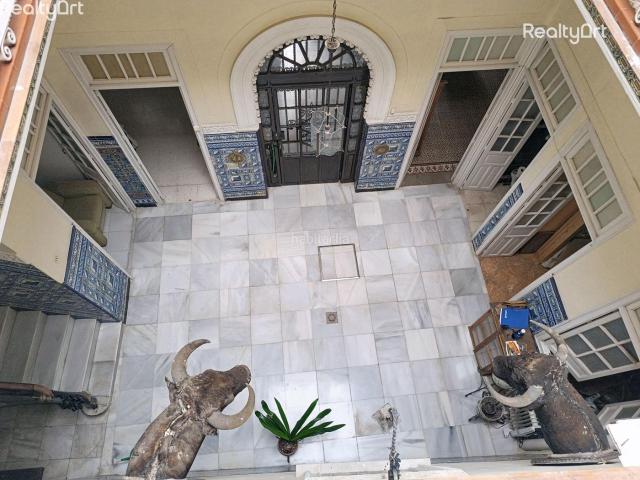 Casa en venta en Sevilla, Arenal Museo. Casa típica sevillana en pleno centro Ideal para vivir o invertir. Casas.