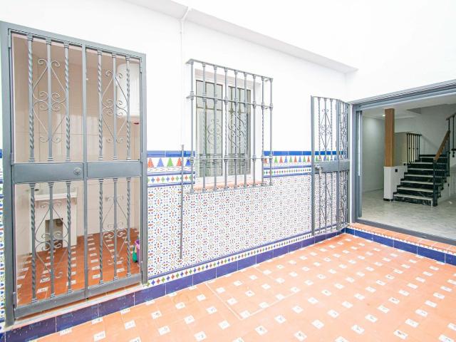 Casa en venta en Sevilla, Barrio del Nervión. MAGNÍFICA VIVIENDA REFORMADA EN NERVIÓN. Casas.