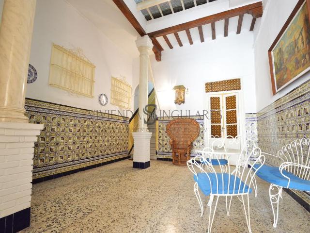 Casa en venta en Sevilla, Encarnación Regina. Encanto del siglo XIX con alma sevillana. Casas.