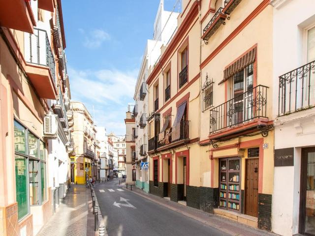 Casa en venta en Sevilla, Feria. Casa en venta en Centro Alameda, 4 dormitorios. Casas.