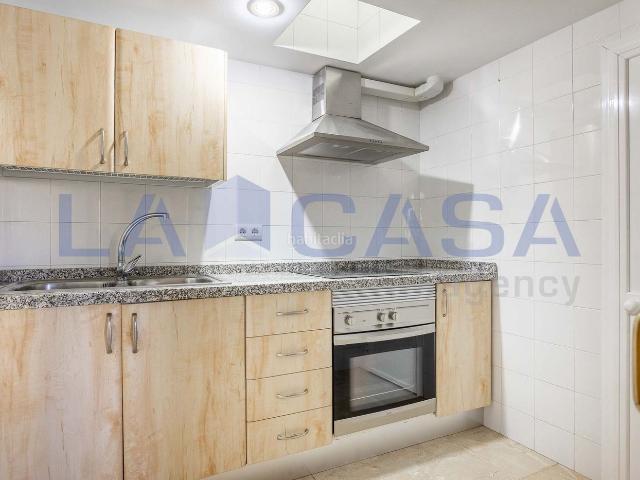 Casa en venta en Sevilla, Juan XXIII Rochelambert. Casa Barriada Juan XXIII, Sevilla. Casas.