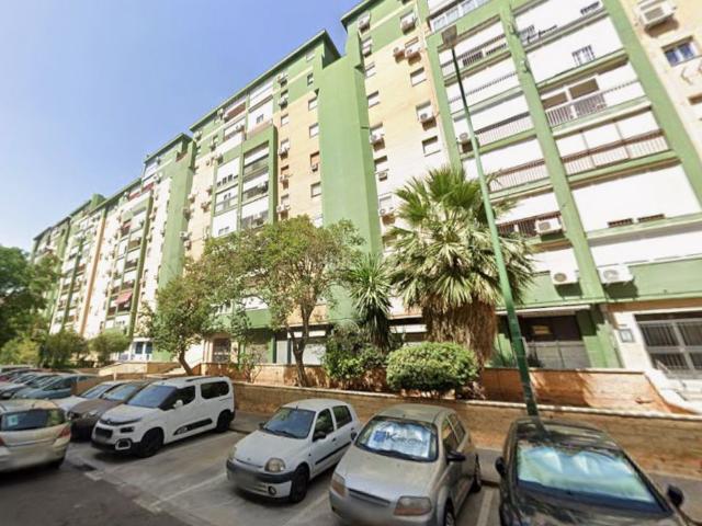 Casa en venta en Sevilla, Juan XXIII Rochelambert. Casas.