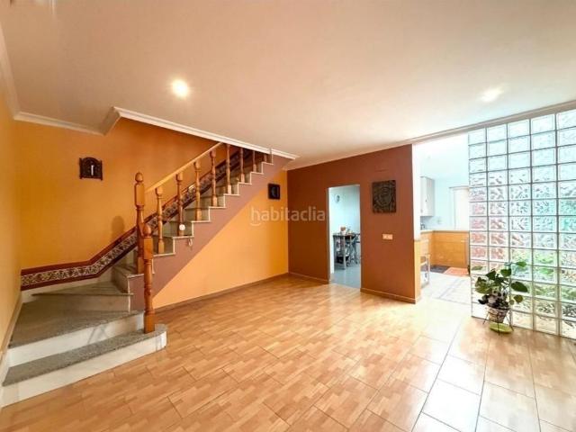 Casa en venta en Sevilla, Palmete. Casa amplia y lista para entrar a vivir en Palmete Sevilla. Casas.