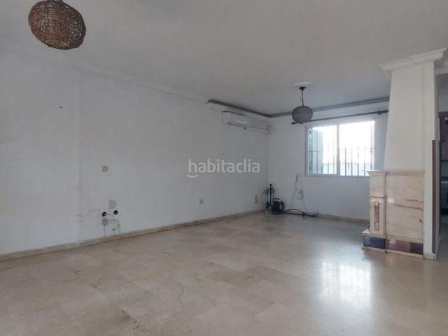 Casa en venta en Sevilla, Parque Alcosa. Casa en venta en Sevilla Este Los Mirtos Jardines Eden, 3 dormitorios. Casas.