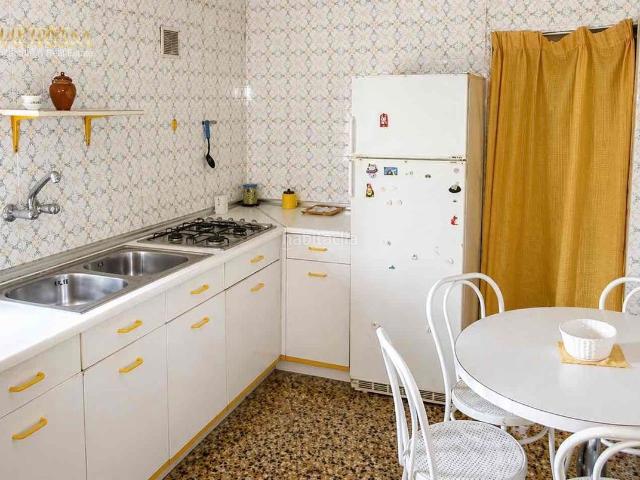 Casa en venta en Sevilla, Valdezorras El Gordillo. OPORTUNIDAD DE CASA PARA REFORMAR A TU GUSTO EN VALDEZORRAS. Casas.