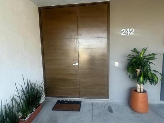 Casa en Venta en Sibaria – El Palomar