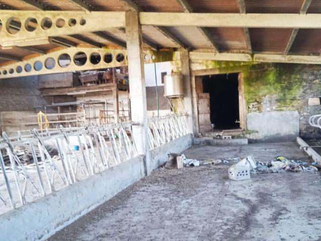 Casa en venta en Silleda. CASA RURAL CON EDIFICACIONES DE ACTIVIDAD AGRARIA. Casas.