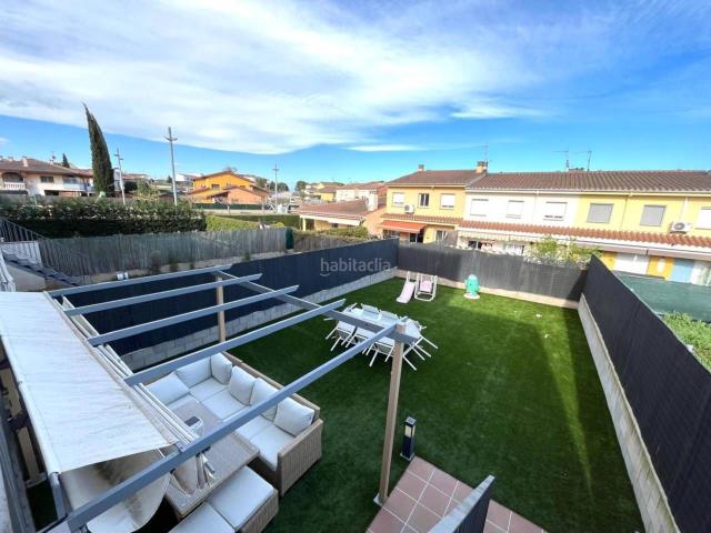 Casa en venta en Sils. Espectacular casa impecable, luminosa y lista para entrar a vivir. Casas.