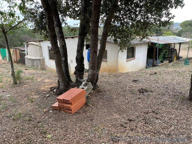 Casa en venta en Sils. Oportunidad Finca con 2 viviendas Se ofrece pagos aplazados. Casas.