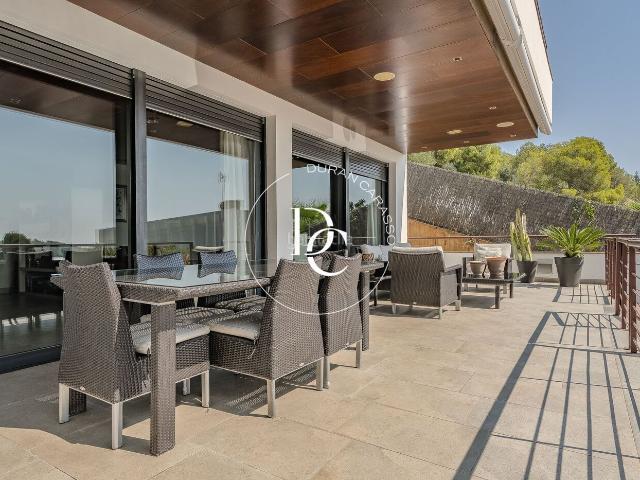Casa en venta en Sitges, Can Girona Terramar Vinyet Costa Dorada. Casa de lujo de 630 m2 con piscina y vistas en venta en Can Girona, Sitges. Casas.