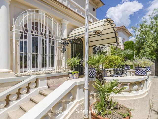Casa en venta en Sitges, Can Girona Terramar Vinyet Costa Dorada. Villa de estilo colonial en Terramar, Sitges, justo en frente del mar. Casas.