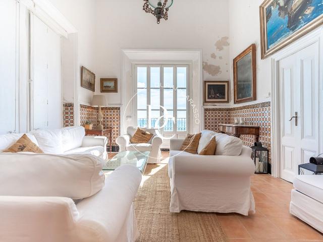 Casa en venta en Sitges, Centre Costa Dorada. Casa de lujo de 353 m2 con vistas en venta en Sant Sebastià, Sitges. Casas.