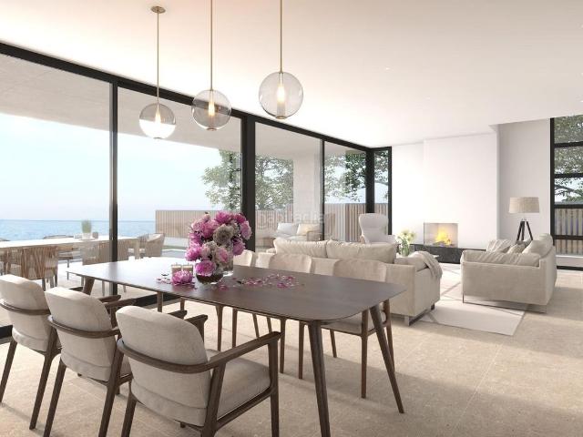 Casa en venta en Sitges, La Plana Costa Dorada. Casa de diseño de 480m2 con jardín y piscina privados. Casas.