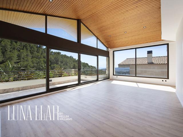 Casa en venta en Sitges, Levantina Montgavina Quintmar Costa Dorada. Casa totalmente reformada a estrenar con piscina, jardín, ascensor, vistas al mar y 3 suites en Quintmar, Sitges. Casas.