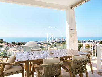 Casa en venta en Sitges, Levantina Montgavina Quintmar Costa Dorada. Casa de lujo de 245 m2 con piscina y vistas en venta en Levantina, Sitges. Casas.