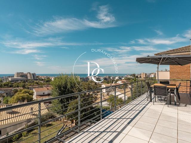 Casa en venta en Sitges, Levantina Montgavina Quintmar Costa Dorada. Casa de lujo de 289 m2 con vistas en venta en Levantina, Sitges. Casas.
