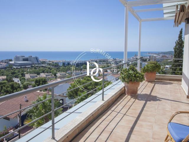 Casa en venta en Sitges, Levantina Montgavina Quintmar Costa Dorada. Casa de lujo de 480 m2 con piscina y vistas en venta en Levantina, Sitges. Casas.