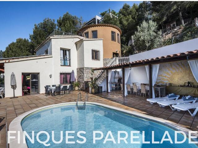 Casa en venta en Sitges, Levantina Montgavina Quintmar Costa Dorada. Exclusiva casa en venta en La Levantina, Sitges vistas preciosas y licencia turística. Casas.