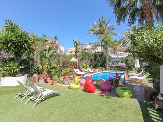 Casa en venta en Sitges, Levantina Montgavina Quintmar Costa Dorada. PALM GARDEN. Casas.