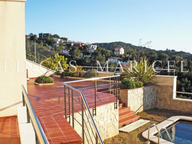 Casa en venta en Sitges, Levantina Montgavina Quintmar Costa Dorada. VILLA CON VISTAS AL MEDITERRÁNEO SITGES. Casas.