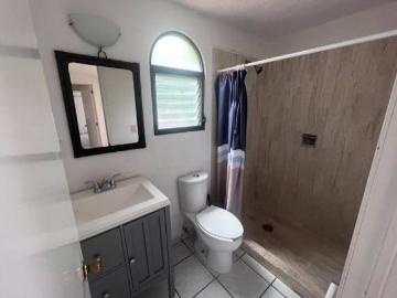 Casa en venta en SM 18, Cancún – Con alberca, seguridad