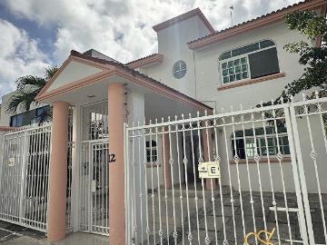 Casa en venta y renta en SM 11 en Cancún centro