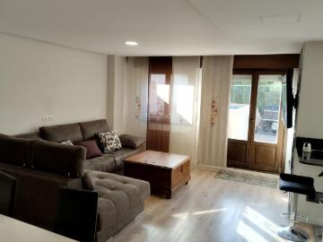 Casa adosada en venta en Sojuela. Precioso adosado con piscina en Sojuela. Moncalvillo Green. Casas adosadas.