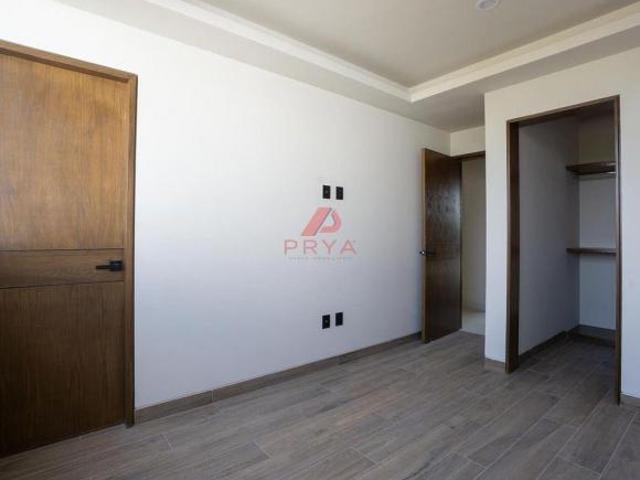 Casa en Venta en Solares, Zapopan | 3 Recámaras con Baño y Roof Garden