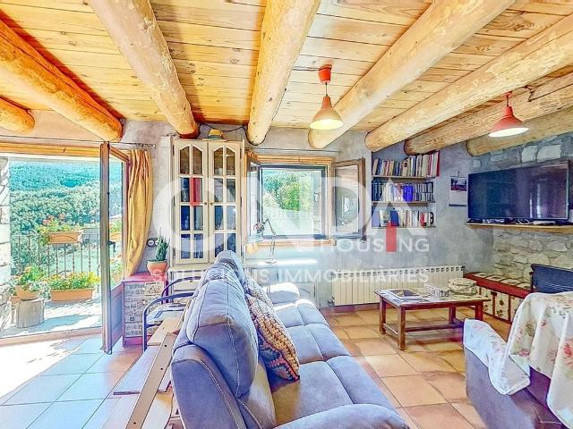 Casa en venta en Sopeira. Gran casa de pueblo en Pallerol. Casas.
