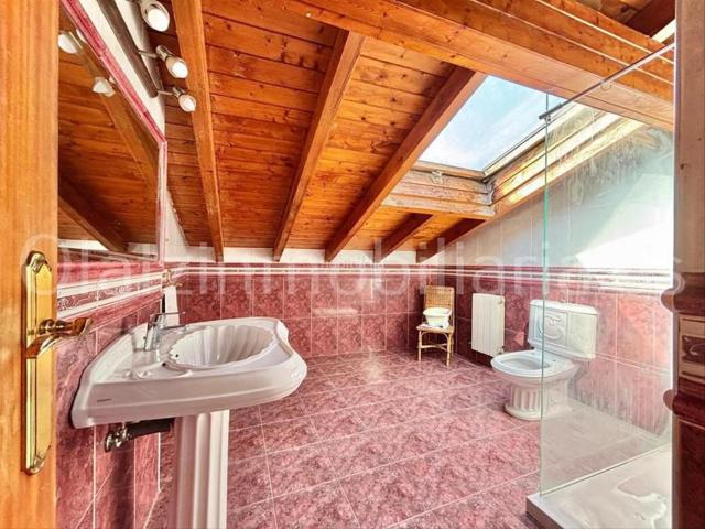 Casa en venta en Sopuerta. Casa en venta en La Baluga, 7 dormitorios. Casas.