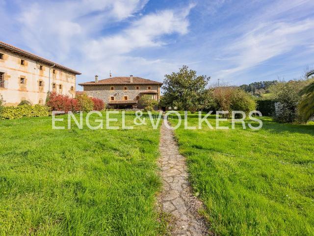 Casa en venta en Sopuerta. Palacio histórico del siglo XVII en Sopuerta. Casas.