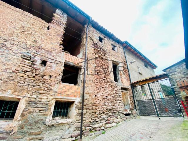 Casa en venta en Soriguera Pirineos. CASA PARA REFORMAR EN EL PRECIOSO PUEBLO DE DE ESCOS EN EL PALLARS SOBIRÀ. Casas.